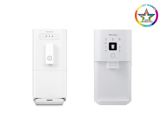 코웨이의 나노직수 정수기(좌측)와 시루직수 정수기. <코웨이 제공>